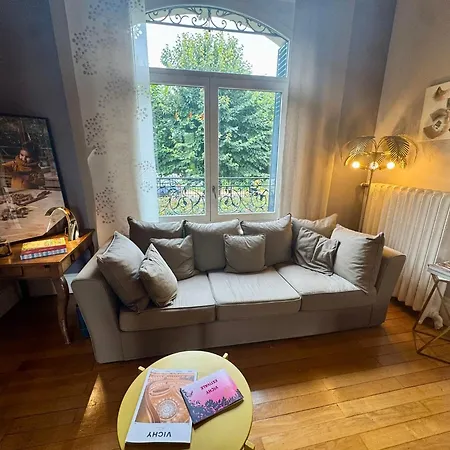 Des Troenes - Centre - Vue Sur L'allier Avec Piscine Vichy