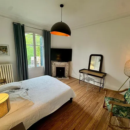 Des Troènes - Centre - Vue Sur L'allier Avec Piscine Villa Vichy