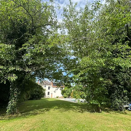 Des Troènes - Centre - Vue Sur L'allier Avec Piscine