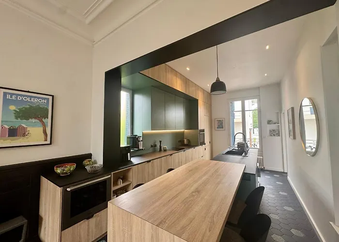 Des Troenes - Centre - Vue Sur L'allier Avec Piscine Willa